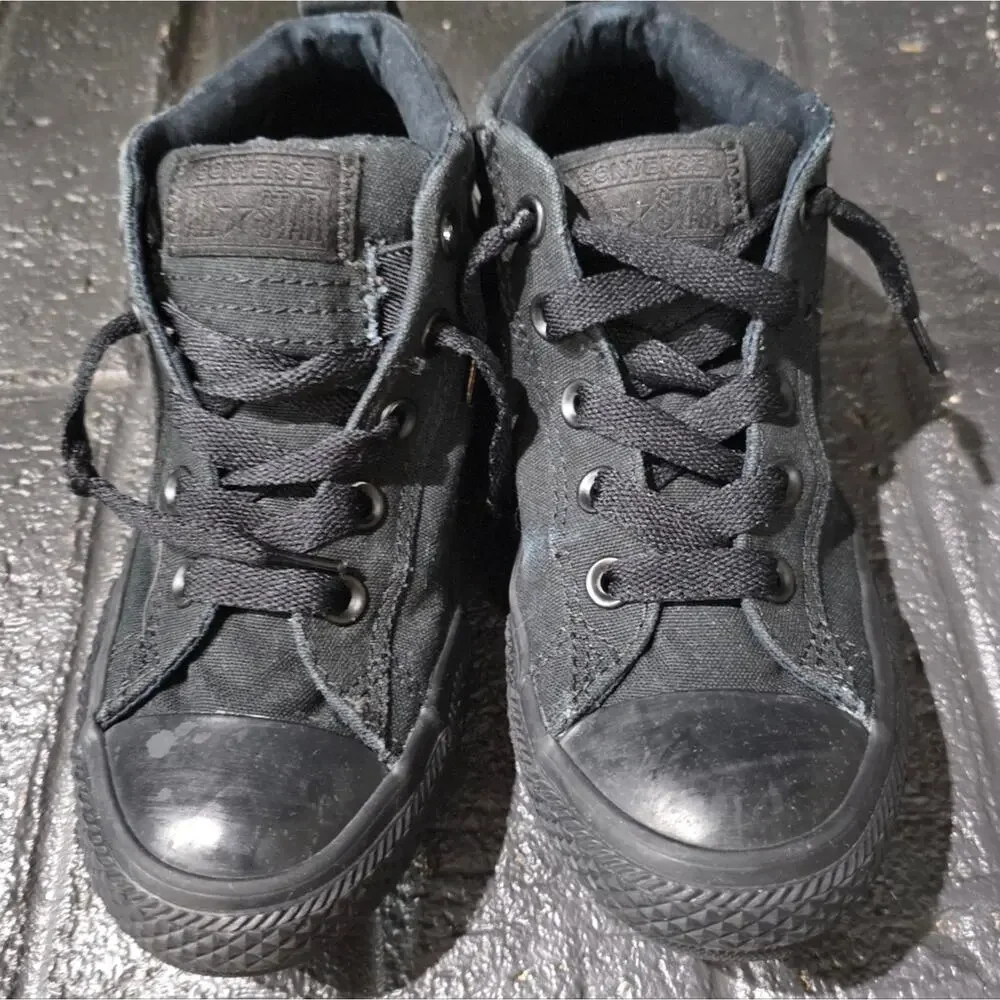 Converse Chuck Taylor All Star Street Mid, Junior Size 2